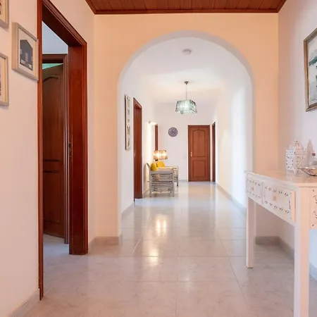 Local Living 94 By Destination Algarve * Lagos