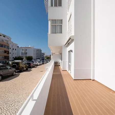Local Living 94 By Destination Algarve Apartmán *